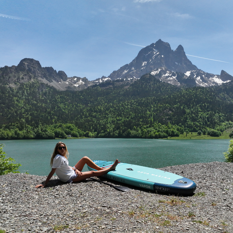 Aqua Marina 10’4” Vapor 2023 Inflatable Paddle Board SUP in the lake